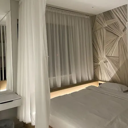 Apartment Romantic Boutique By Yamaluxe *