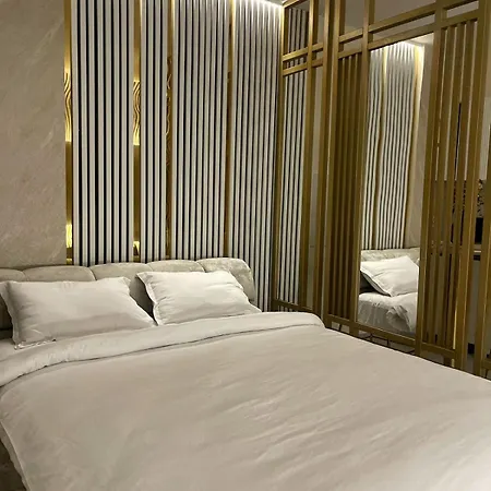 Romantic Boutique By Yamaluxe Apartment Bucharest